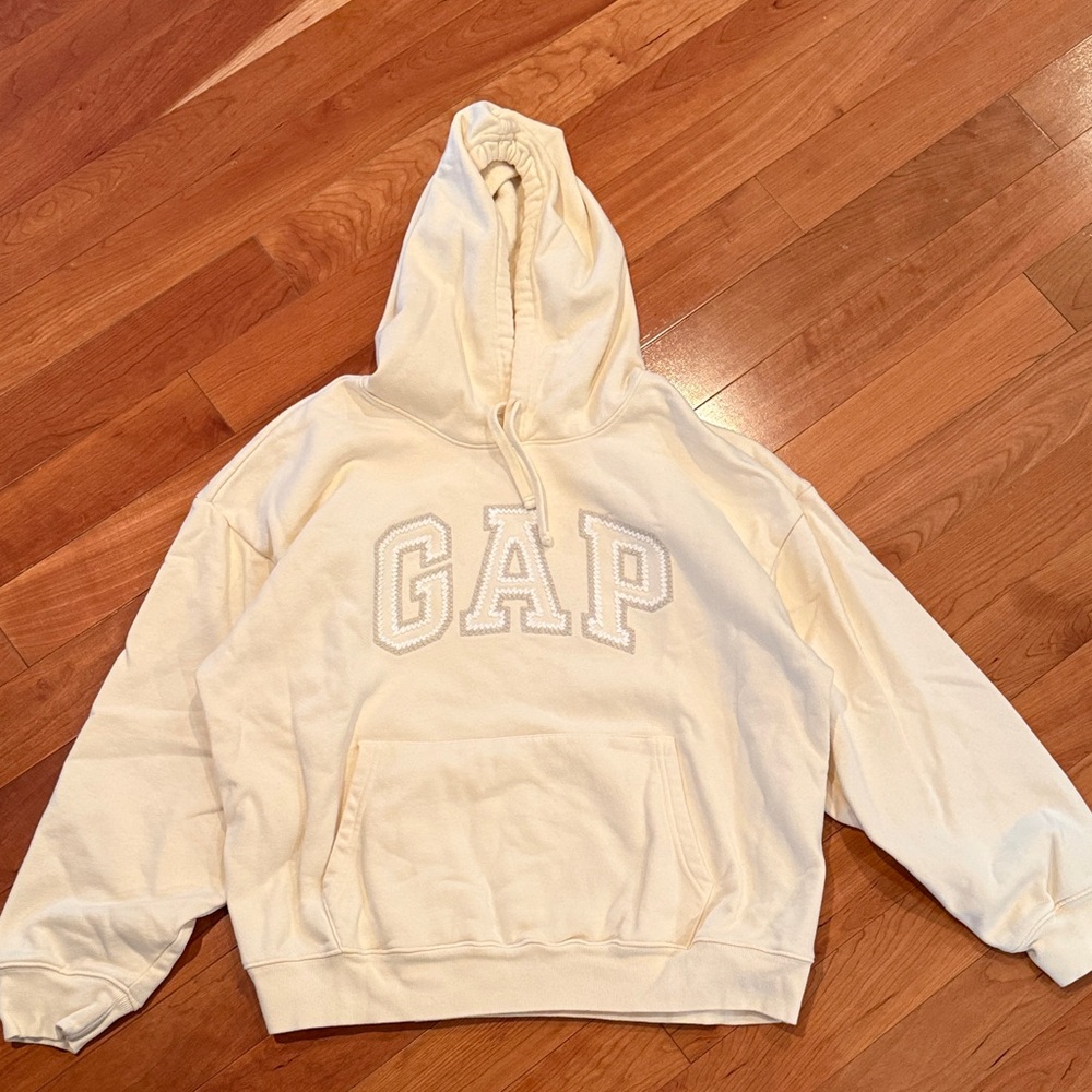 GAP pale yellow Hoodie with Logo